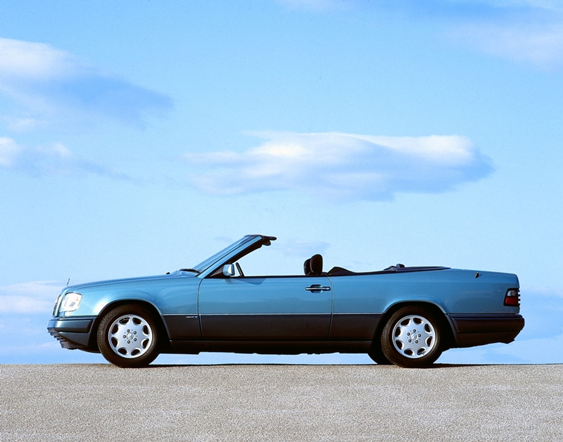 Mercedes W124 Cabrio – z pięknem trzeba obcować