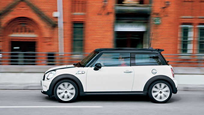 Alfa Romeo MiTo kontra Mini Cooper S: małe, drogie, a cieszą!
