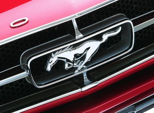 Mozolne początki Forda Mustanga. Najsłynniejsze z aut, które mogły nigdy nie powstać, kończy 60 lat