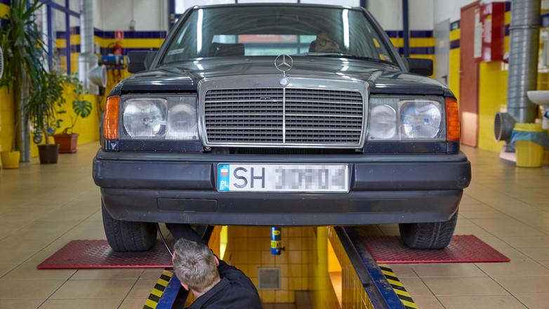 Badanie na stacji kontroli pojazdów