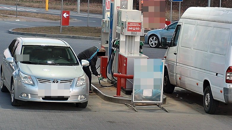 78-latek próbował podpalić stację benzynową