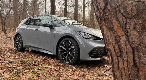Cupra Born. Hot hatch i silnik elektryczny: czy takie połączenie ma sens?