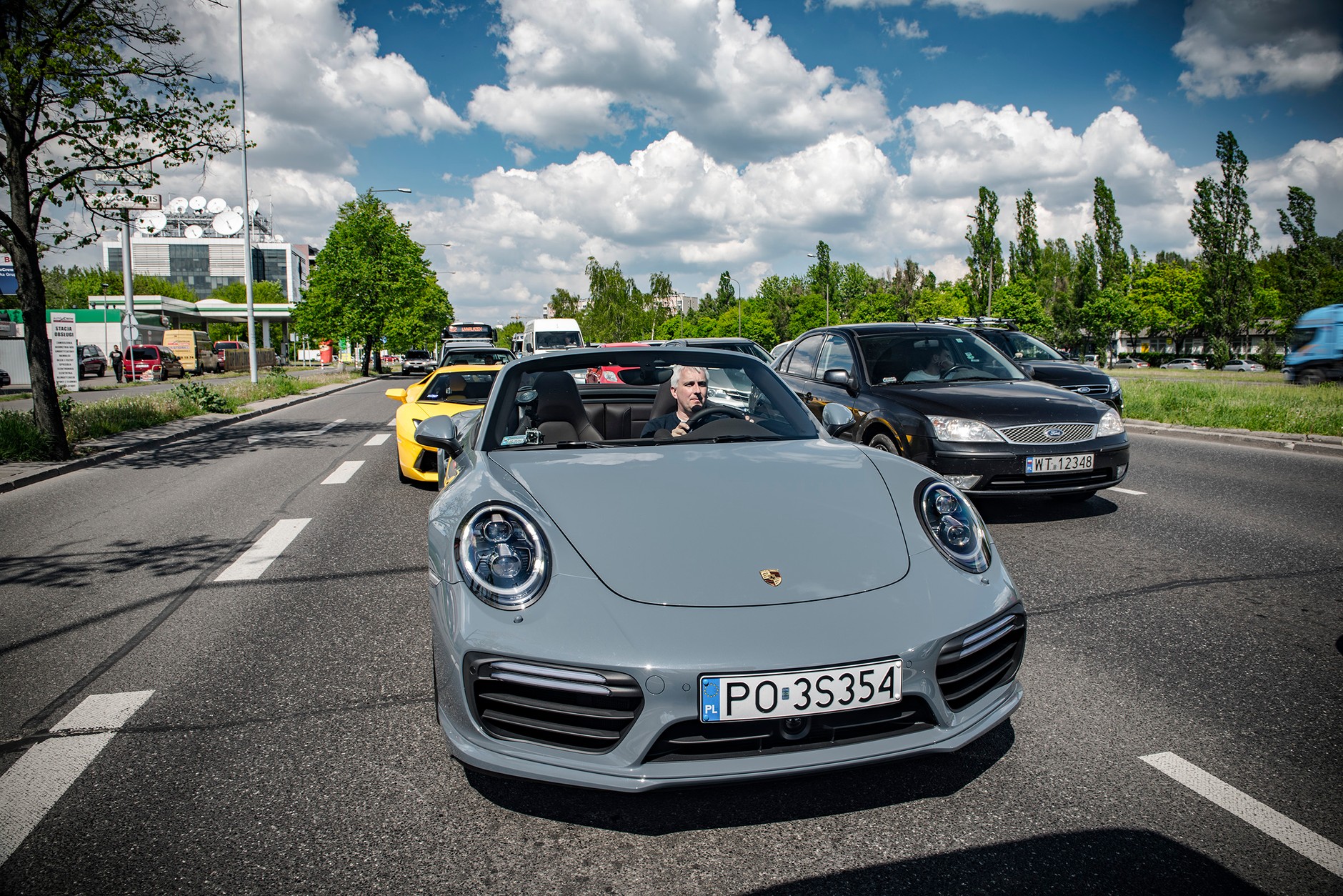 Lamborghini Aventador Coupe vs. Porsche 911 Tubo Cabrio