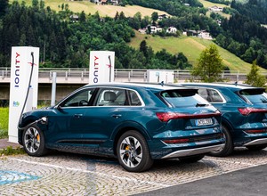 Ile kosztuje ładowanie auta elektrycznego? Czy da się jeszcze jeździć za darmo?