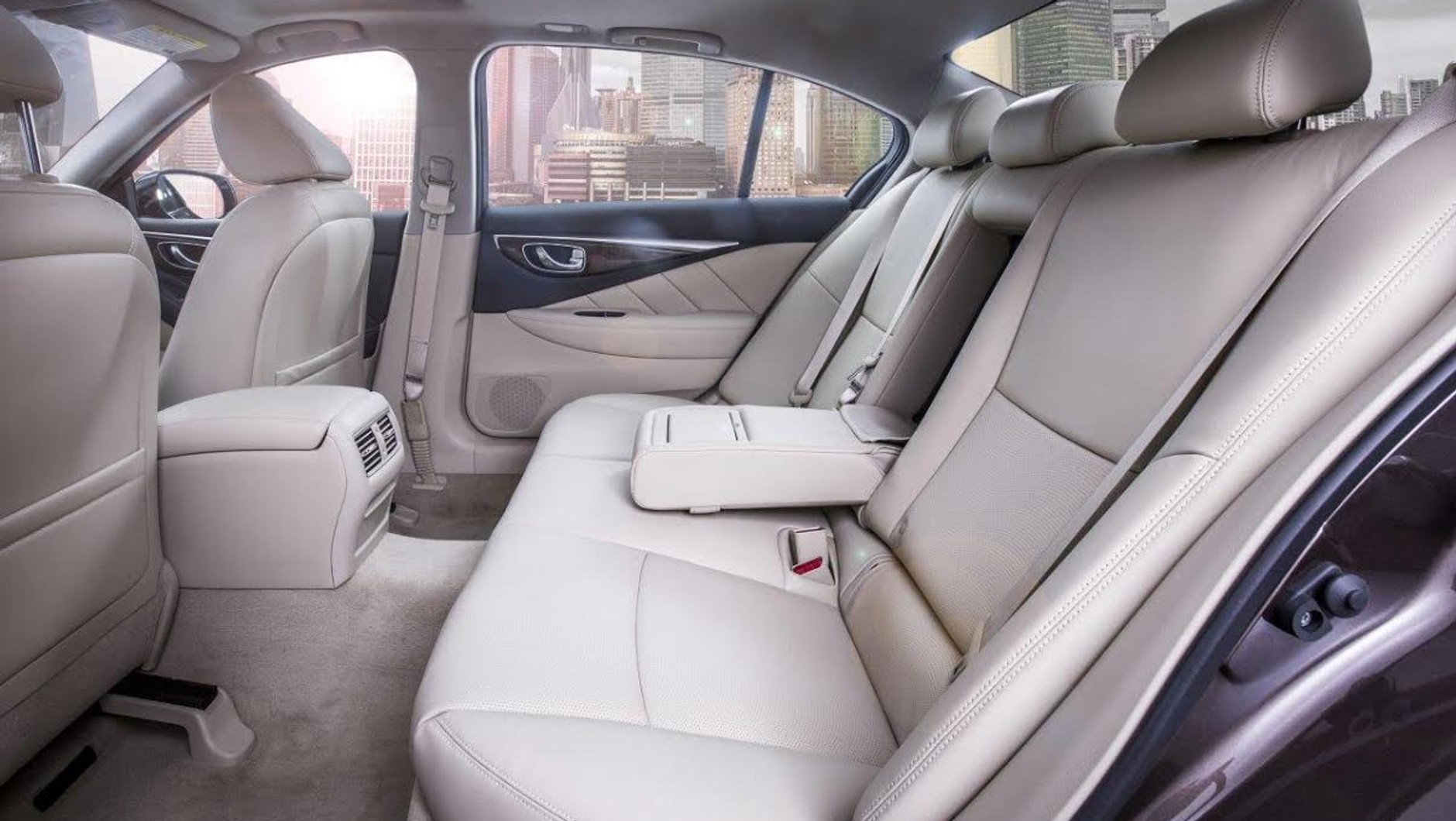 Infiniti Q50 - wnętrze