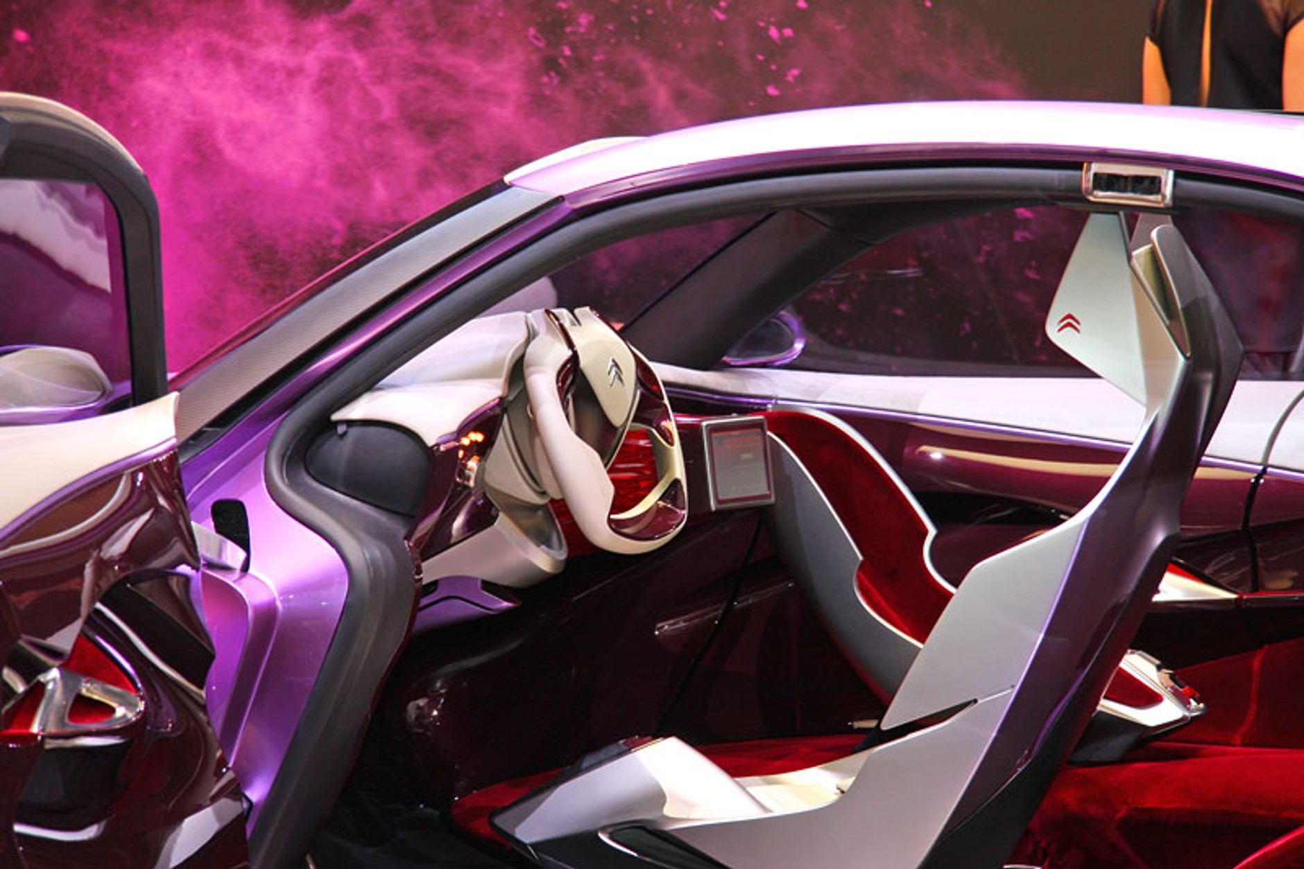 IAA Frankfurt 2009: prototyp Citroën REVOLTE - szczególnie dla pań... (fotogaleria)