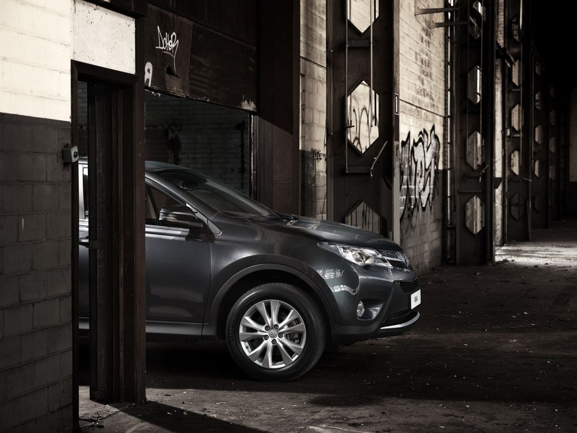 Czwarta generacja Toyoty RAV4 zadebiutowała w Los Angeles