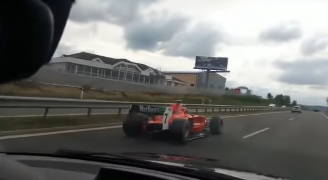 Czeska policja w końcu namierzyła kierowcę wyścigowego bolidu. Przez lata był nieuchwytny