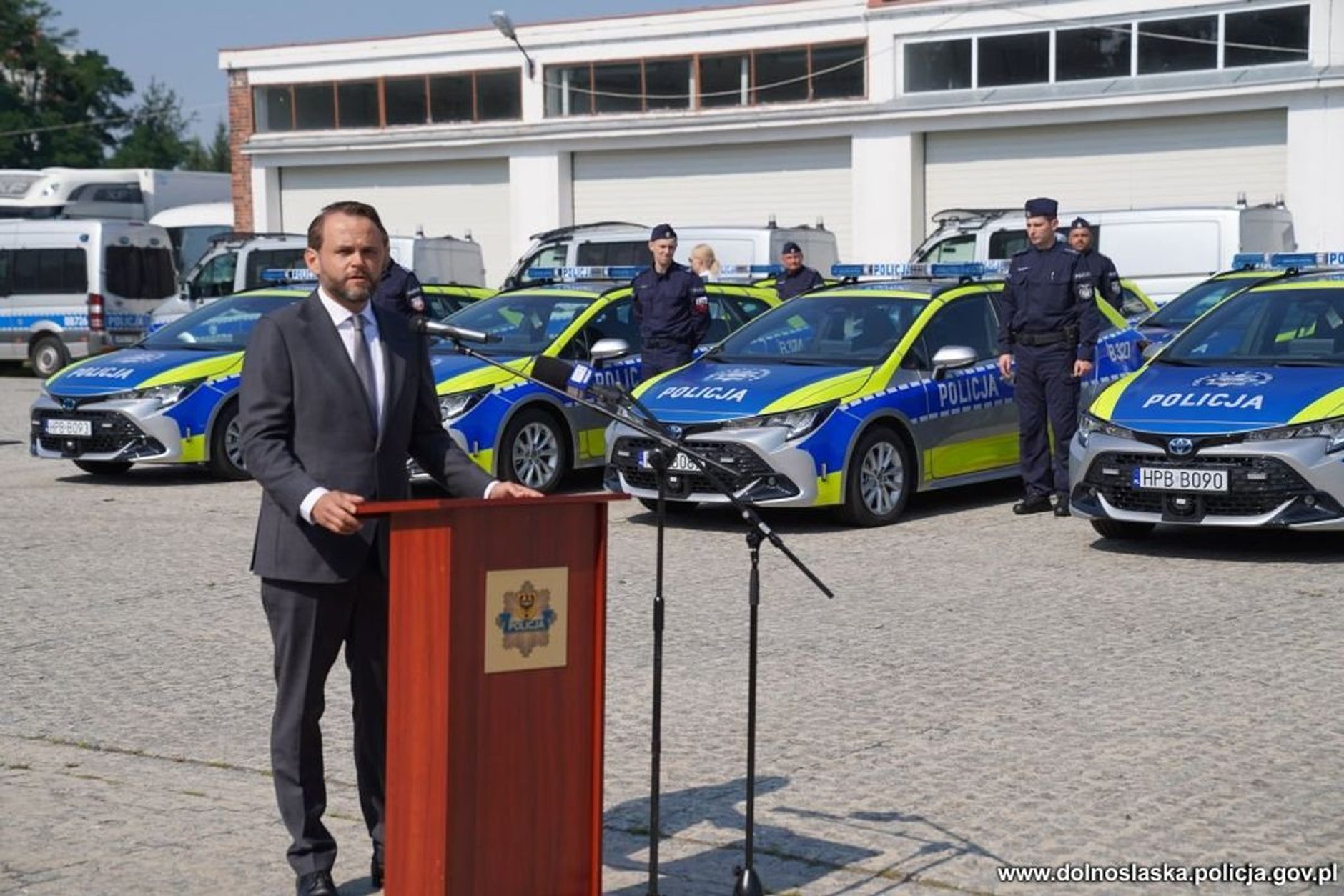 Policja była na dużych zakupach. 36 nowych radiowozów