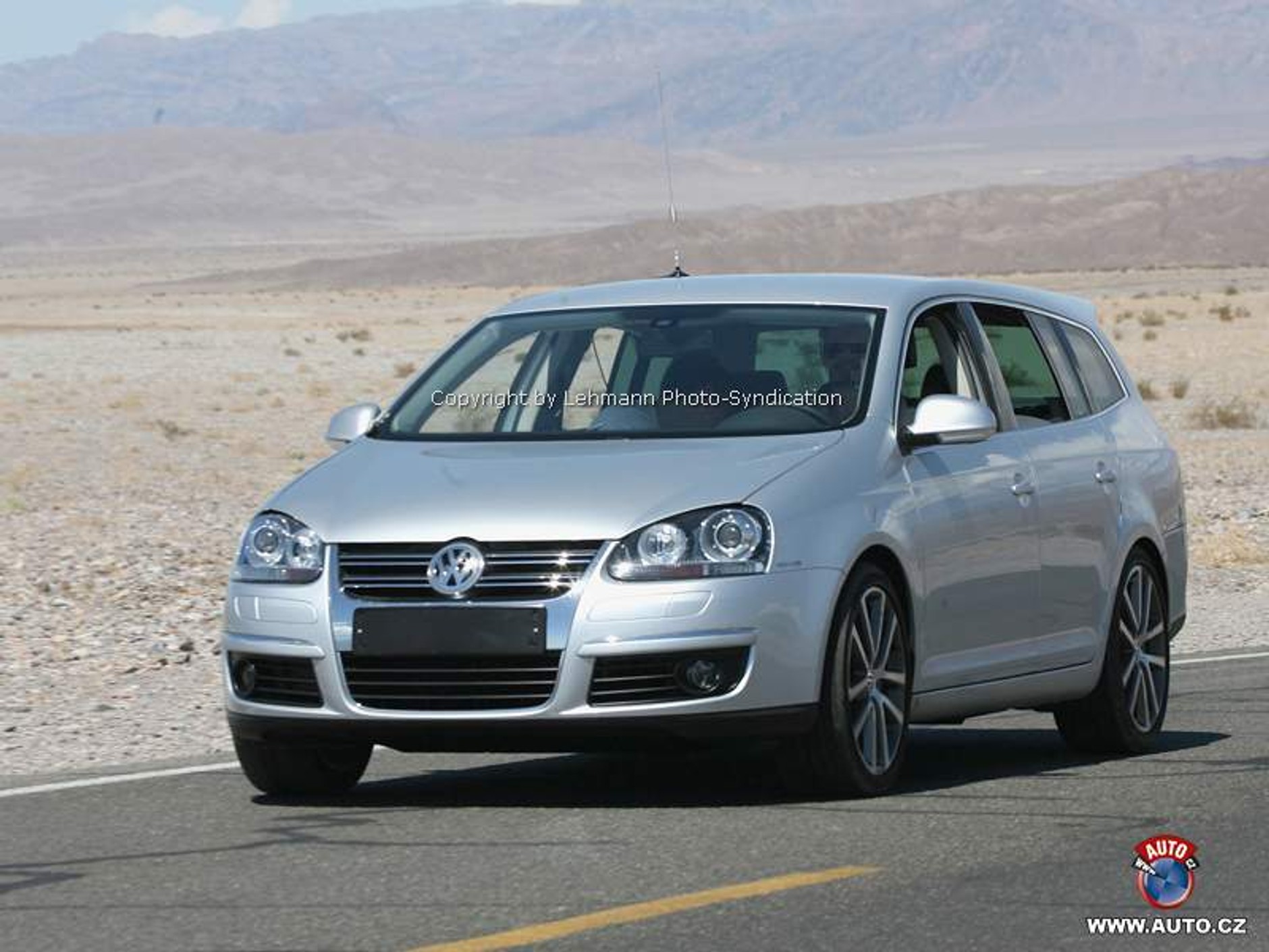 Zdjęcia szpiegowskie: Nowy Volkswagen Golf Variant