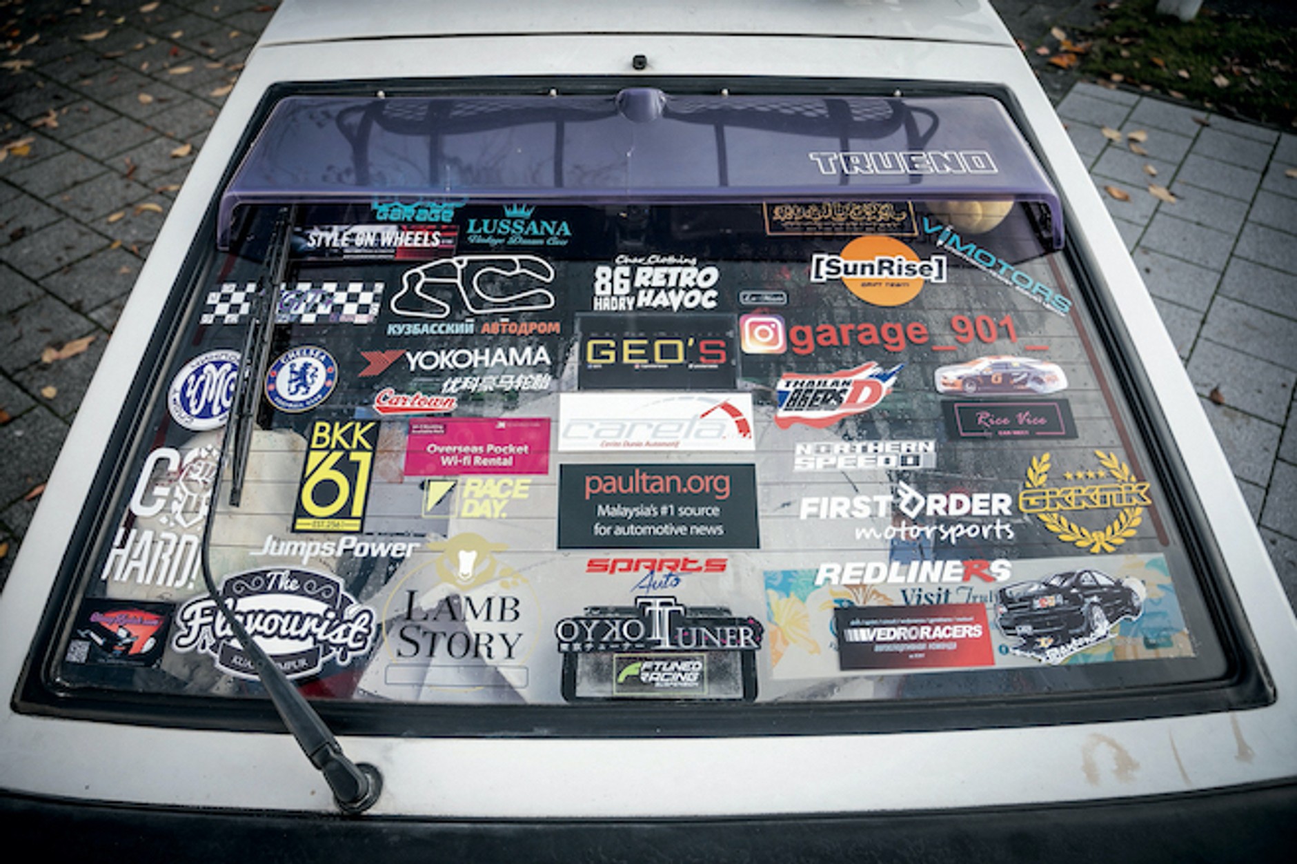 Toyotą AE86 z Azji do Europy