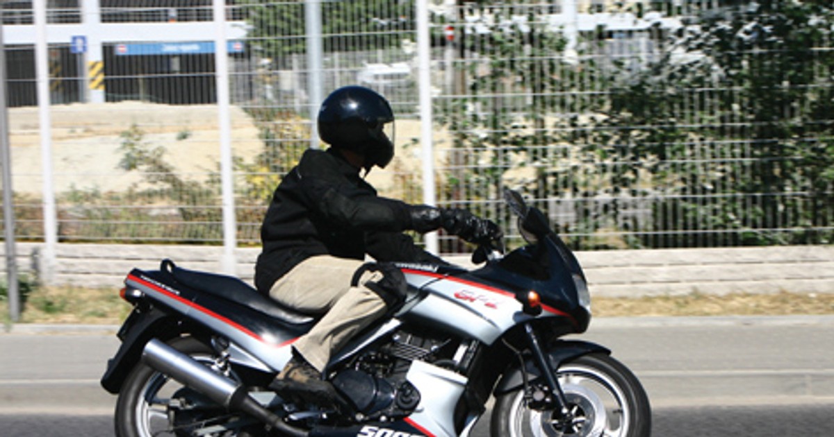 Kawasaki GPZ 500S - Do serwisu tylko na chwilę