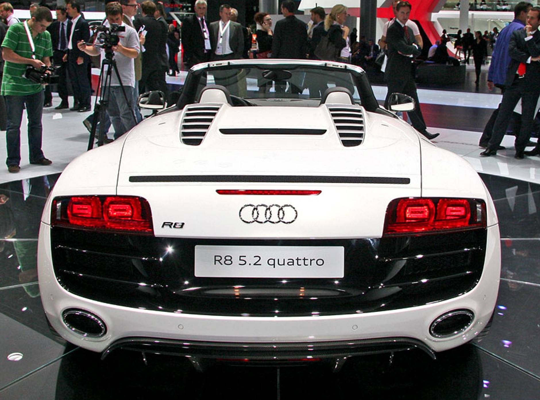 Audi R8 Spyder: V10 quattro inaczej