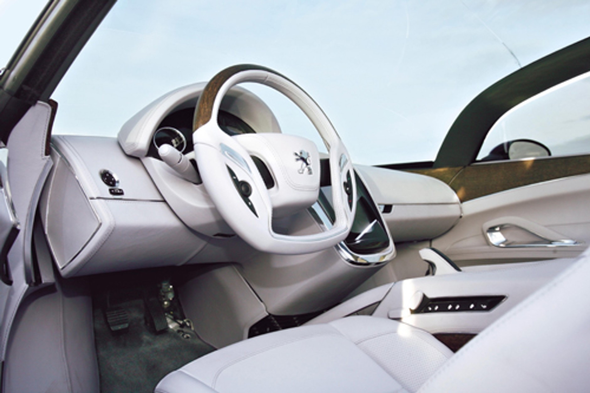 Peugeot 908 RC - Francuski Maybach