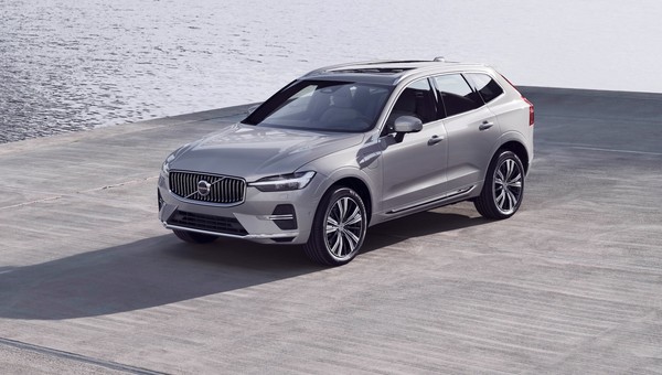 Volvo XC60 po liftingu - nowe multimedia i lekki retusz