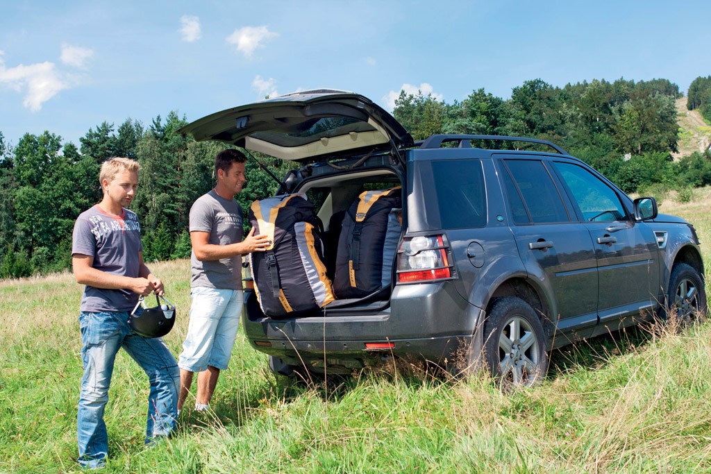 Sporty dla offroadowców: jak wybrać się na szybowce i paralotnie