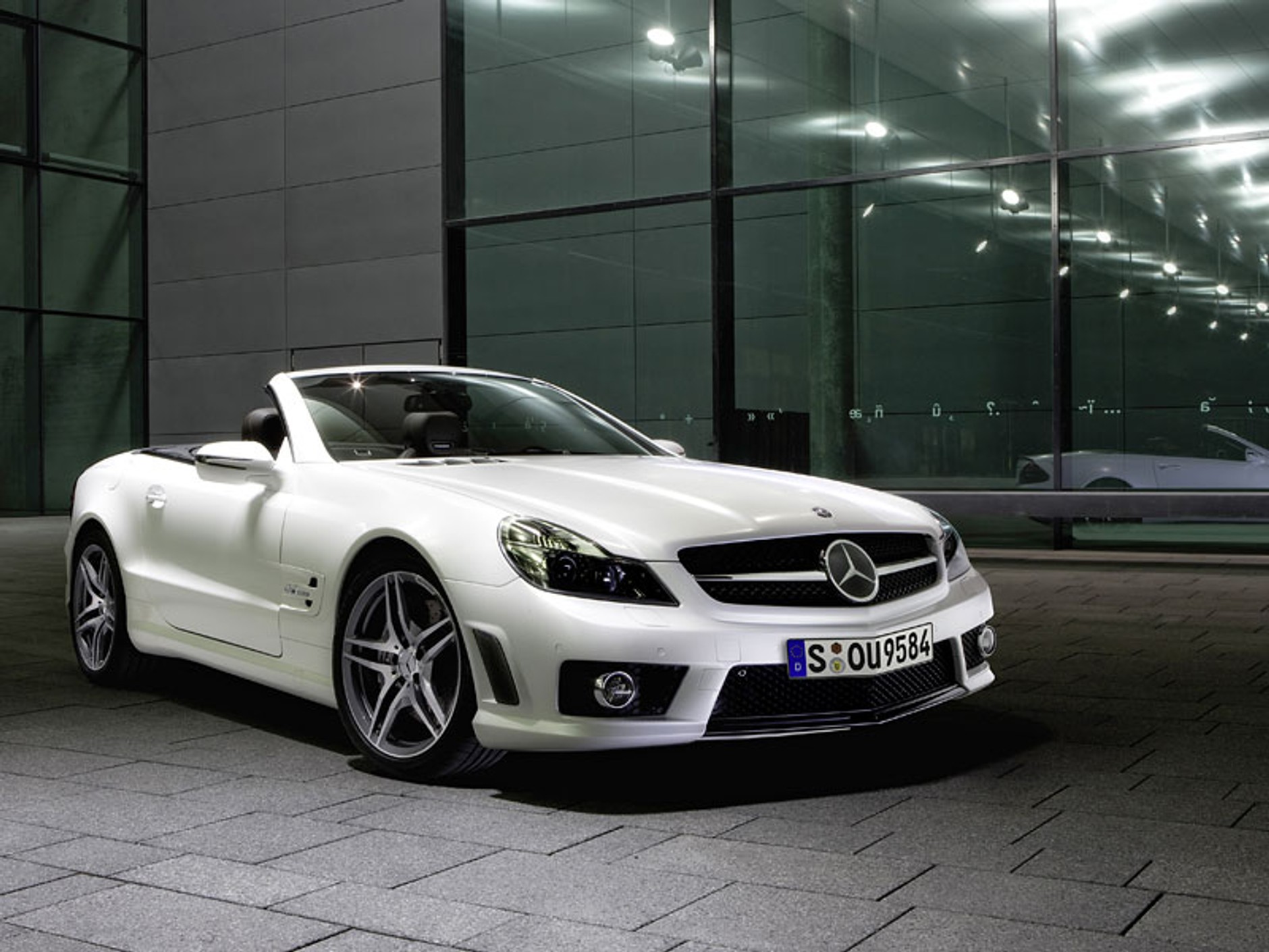 Mercedes-Benz SL 63 AMG Edition IWC: szwajcarska precyzja