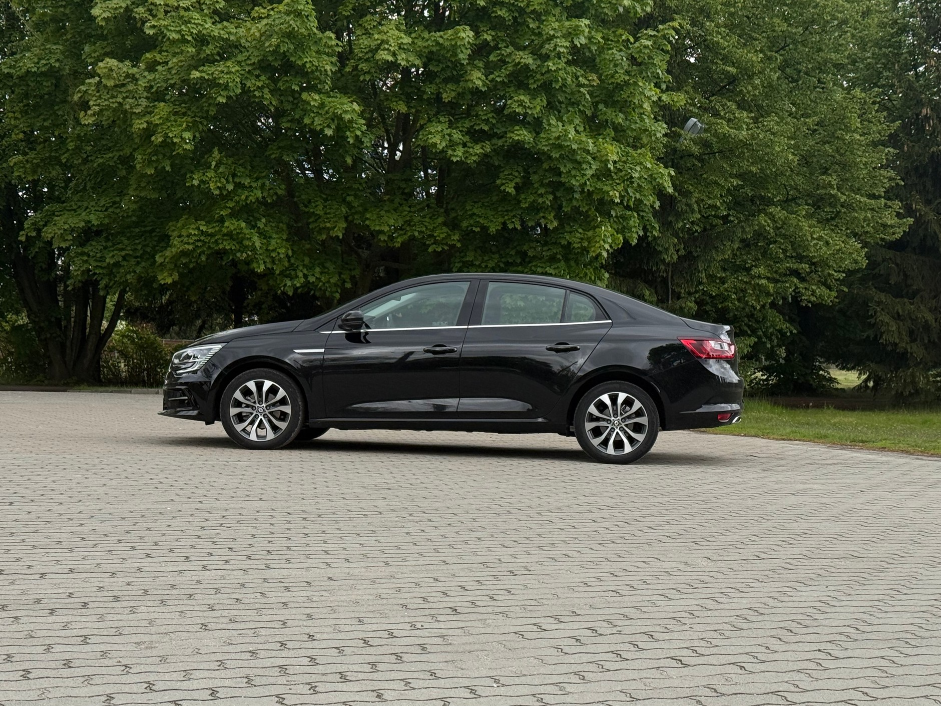 Renault Megane Grand Coupe Blue dCi 115 EDC