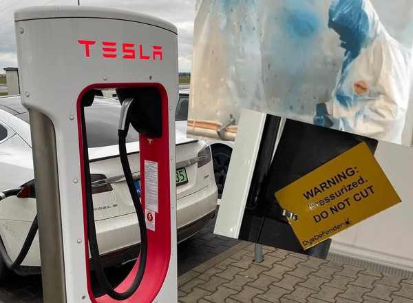 Uwaga, ciśnienie – nie tnij kabla! Tak Tesla walczy z plagą złomiarzy