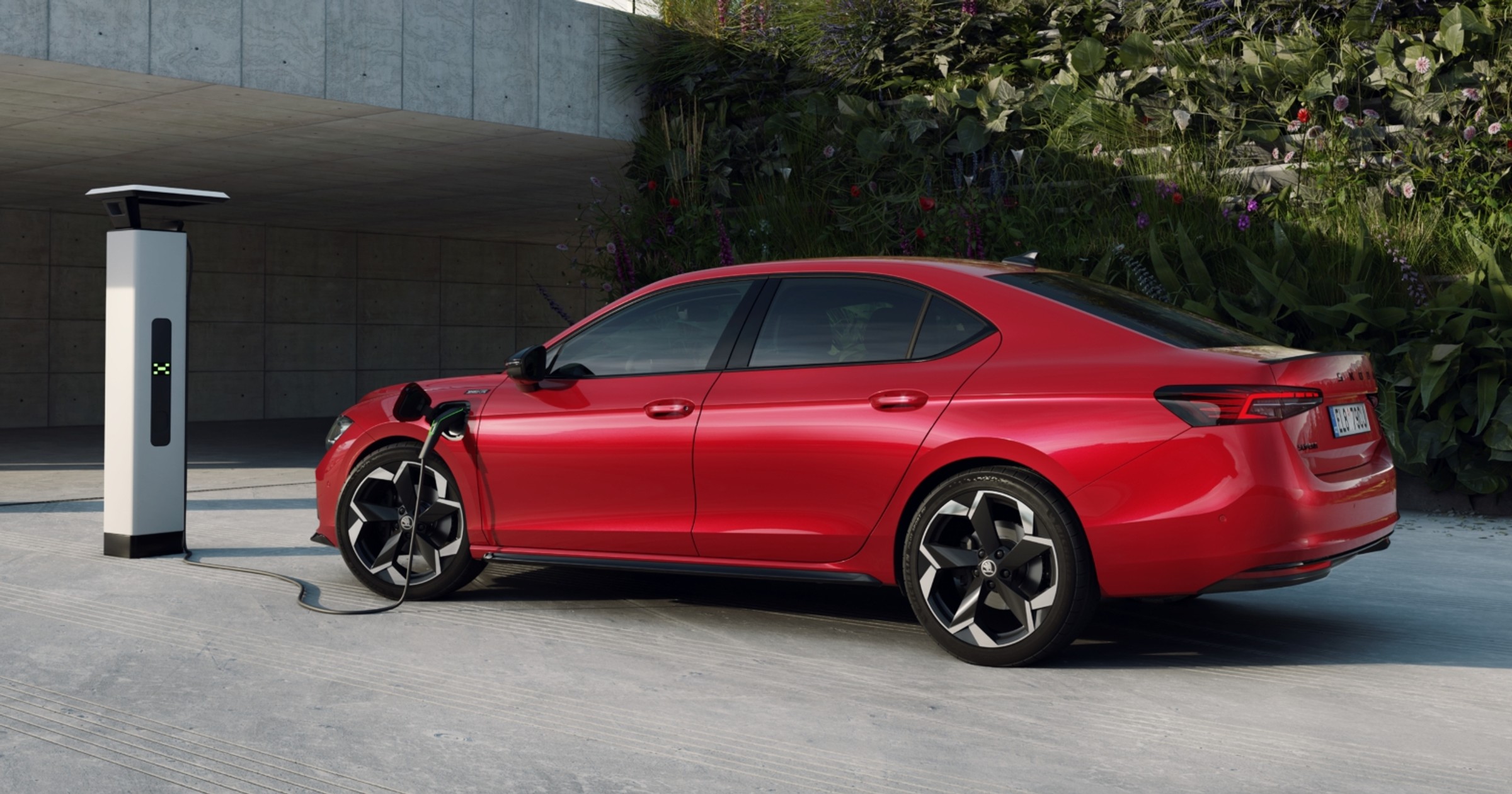 Skoda Superb liftback PHEV 2025