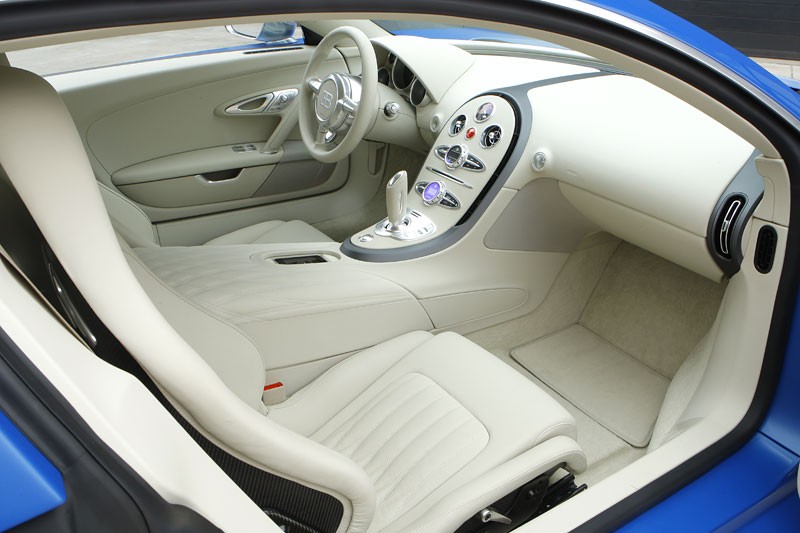 Genewa 2009: Bugatti Veyron Bleu Centenaire – stulecie w niebieskim