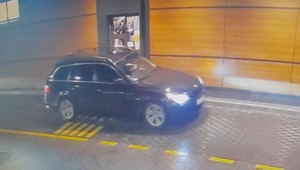 Pod okienko podjechał pijany kierowca. Pracownica sprytnie zareagowała