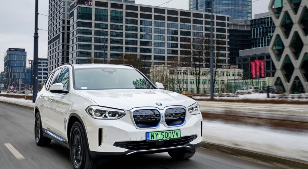 BMX iX3 – elektryzująca… Przyszłość?