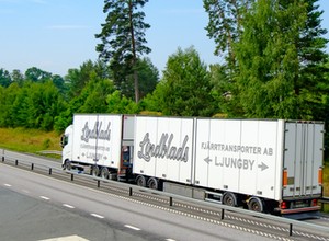 "Gigalinery" nie wyjadą na polskie drogi. Powód jest prozaiczny