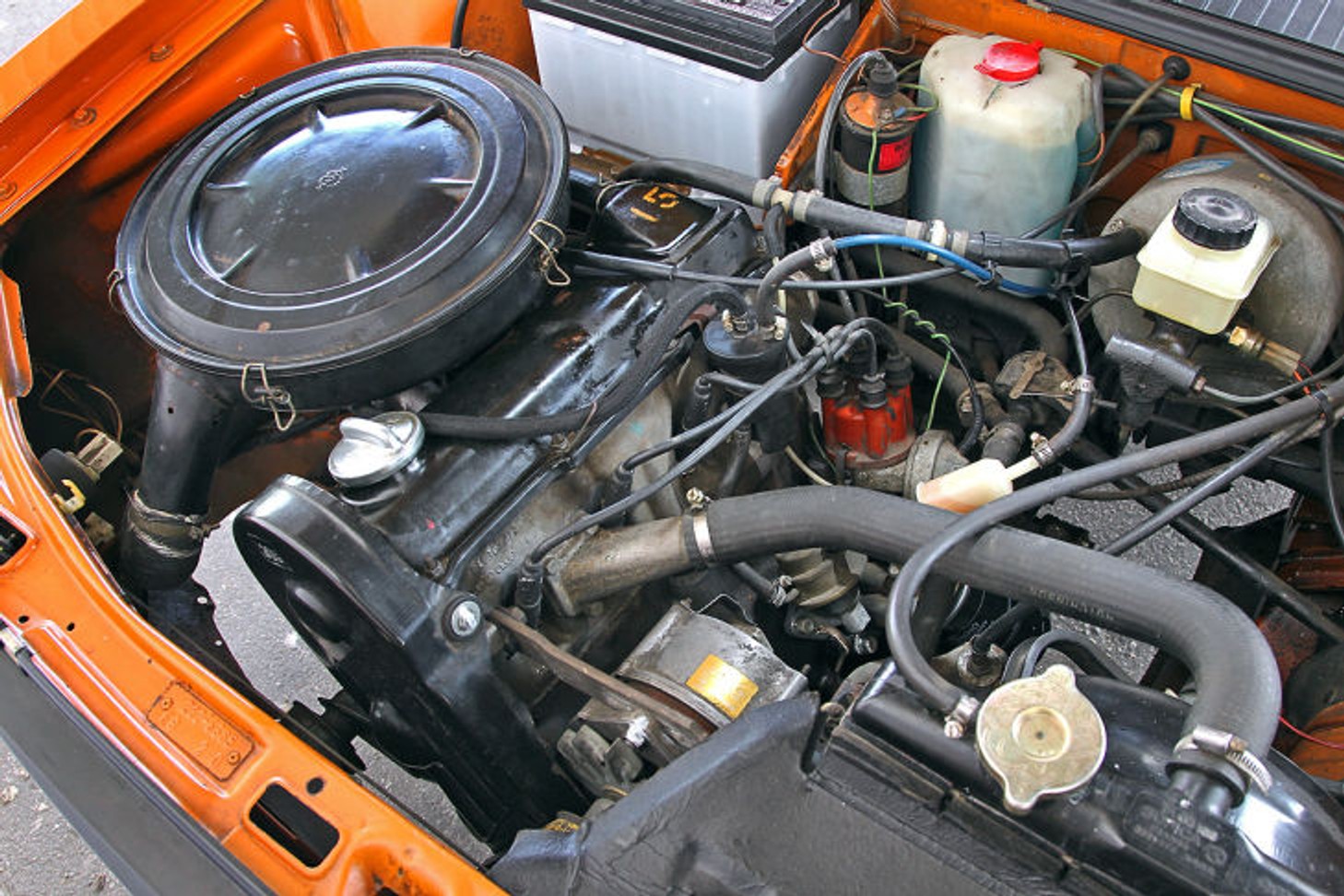 Te wspaniałe lata siedemdziesiąte: Audi 80 GL VW Passat Opel Ascona 1.6 Ford Taunus 1600 GXL