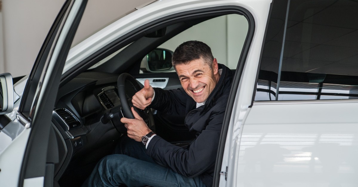 Krzysztof Hołowczyc odebrał kluczyki do Volvo XC90