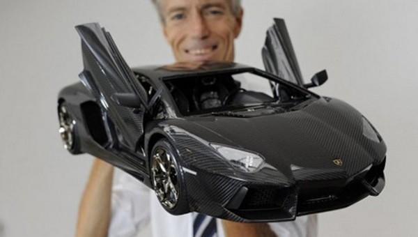 Zabawkowy Aventador 12 razy droższy niż ten niezabawkowy 