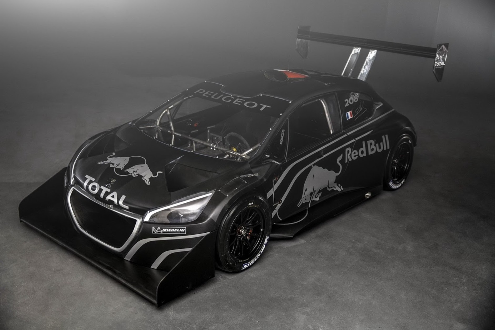 Peugeot 208 T16 Pikes Peak na zdjęciach