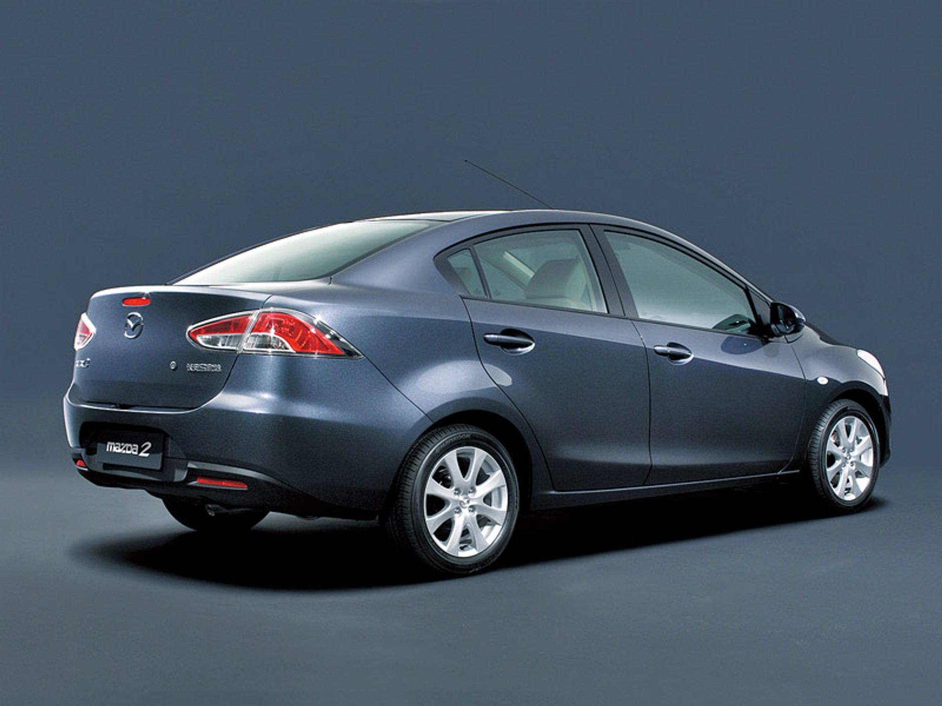 Mazda 2: prezentujemy kolejnego małego sedana