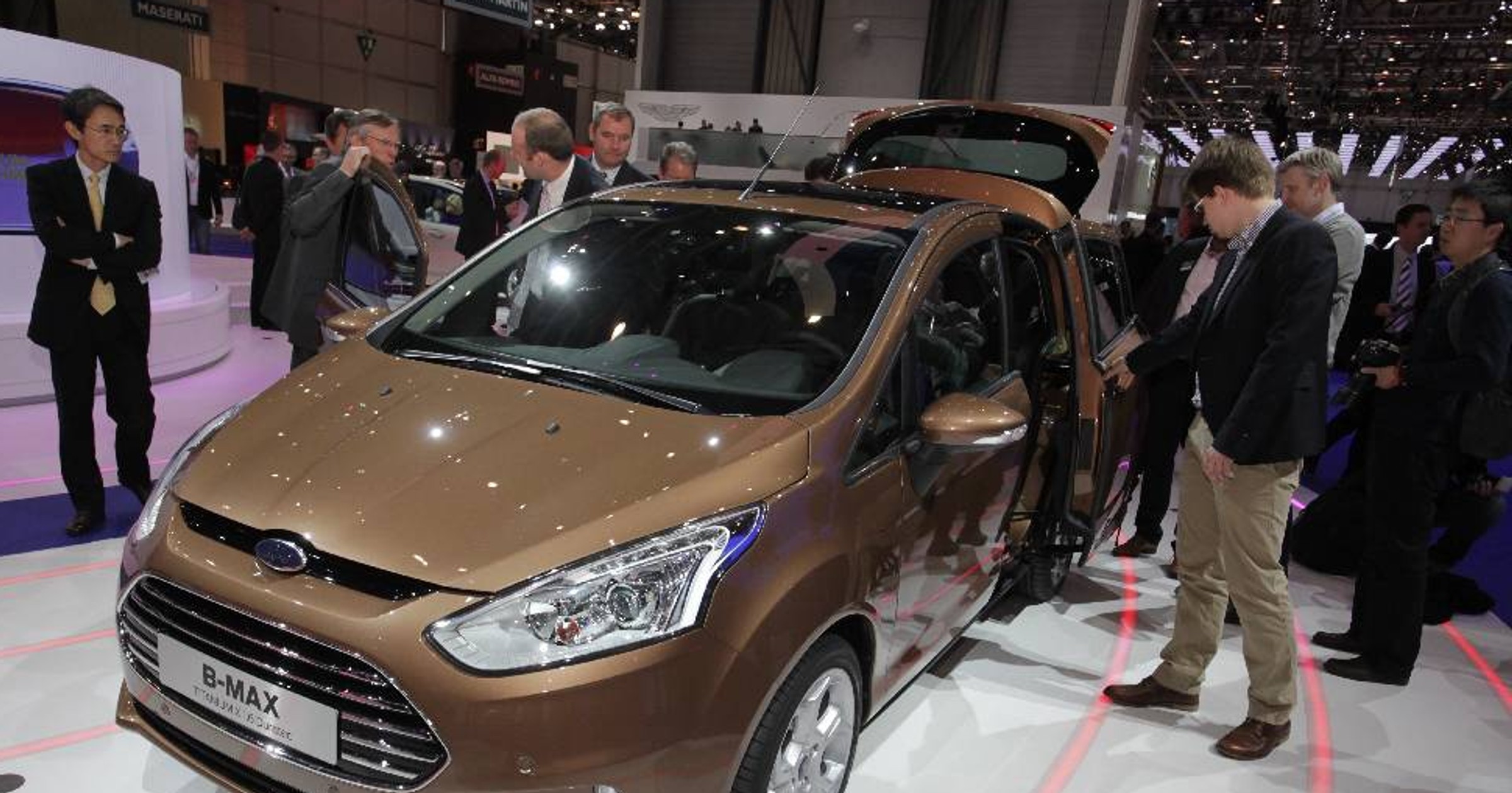 Ford B-Max: nowy, praktyczny mieszczuch
