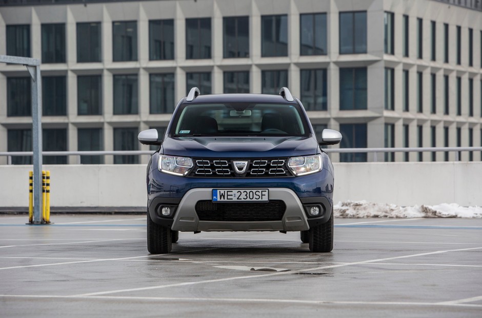 Dacia Duster kontra Mitsubishi ASX - który SUV za 80 000 zł będzie lepszym wyborem