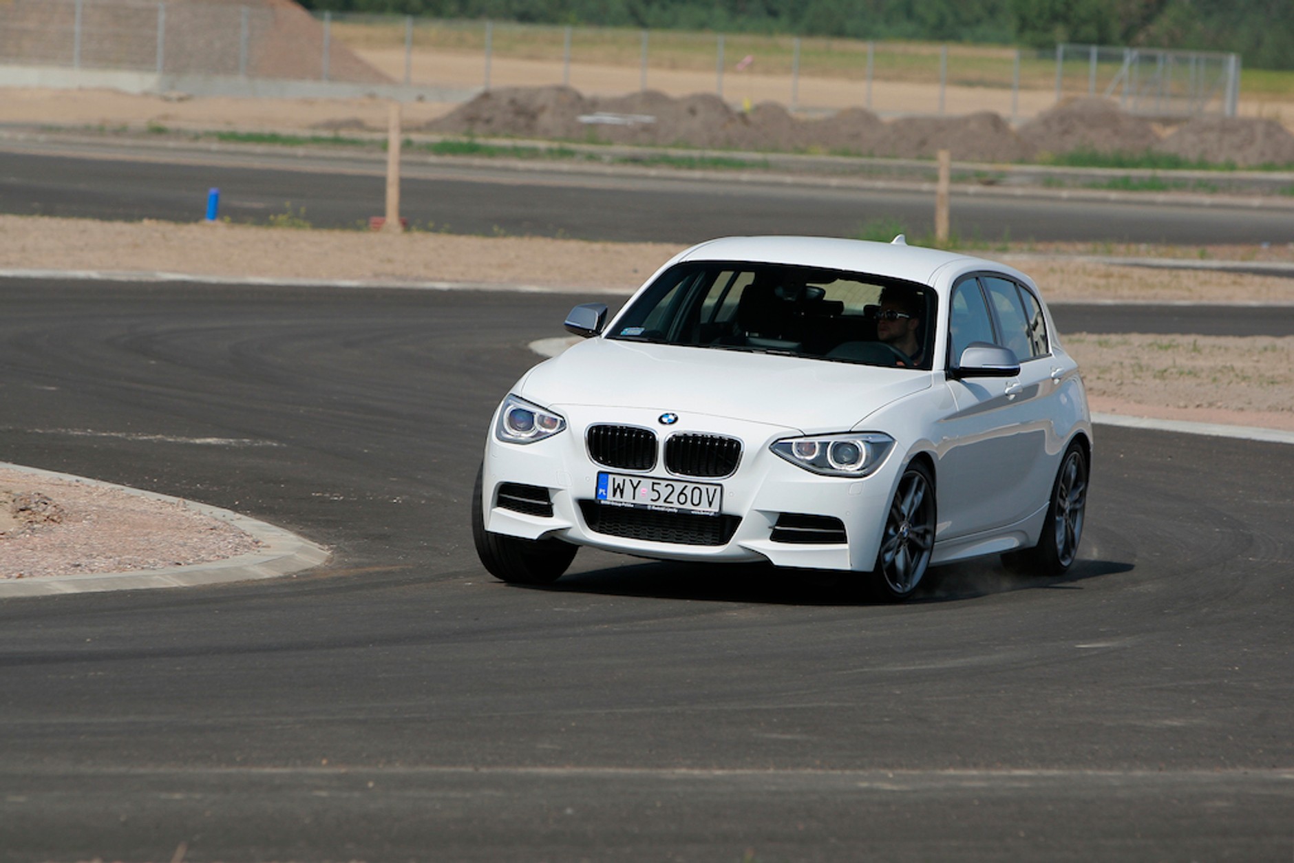 BMW 135i z systemem odzyskiwania energii hamowania