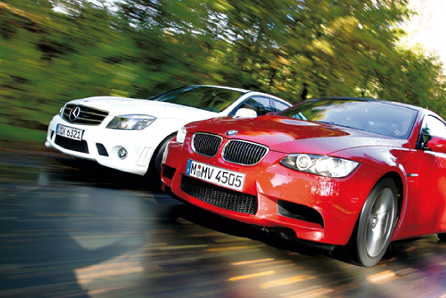 Mercedes C63 AMG kontra BMW M3 - Gaz do dechy!