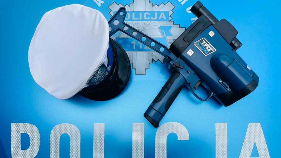 Kierowca zaczął uciekać. Policjanci ruszyli w pościg i wszystko stało się jasne