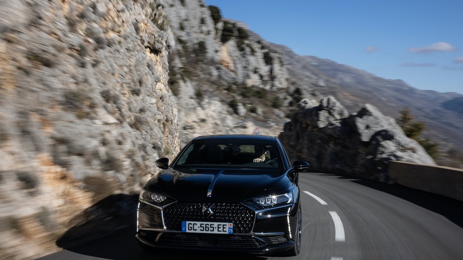 DS 9 E-Tense: 250 2WD i 360 4x4