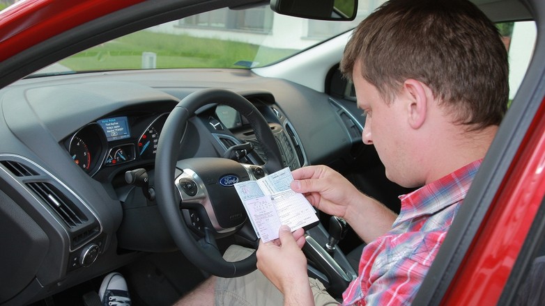 Polacy słabo znają konsekwencje jazdy bez OC