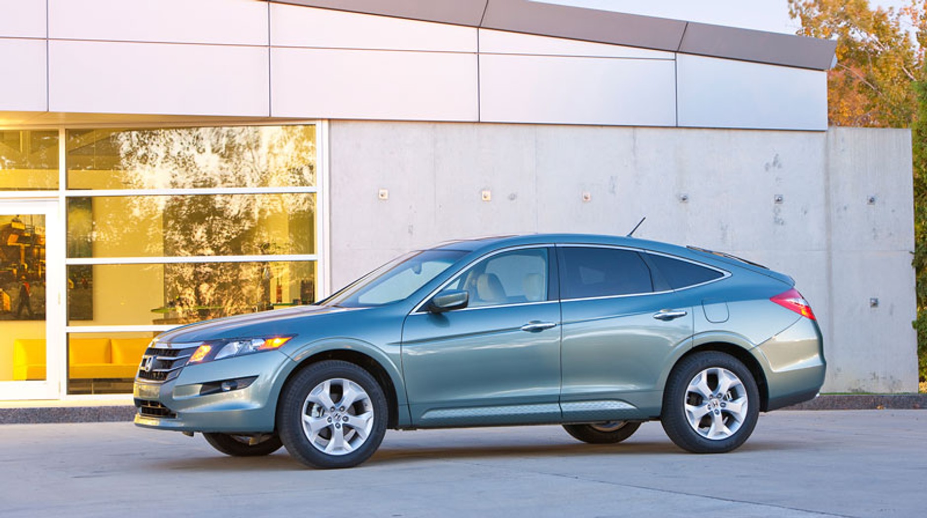 Honda Accord Crosstour: kolejny mikst liftbacka, coupé i SUV-a