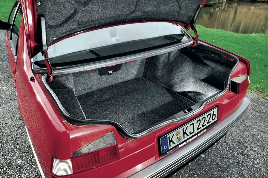 Alfa Romeo 164