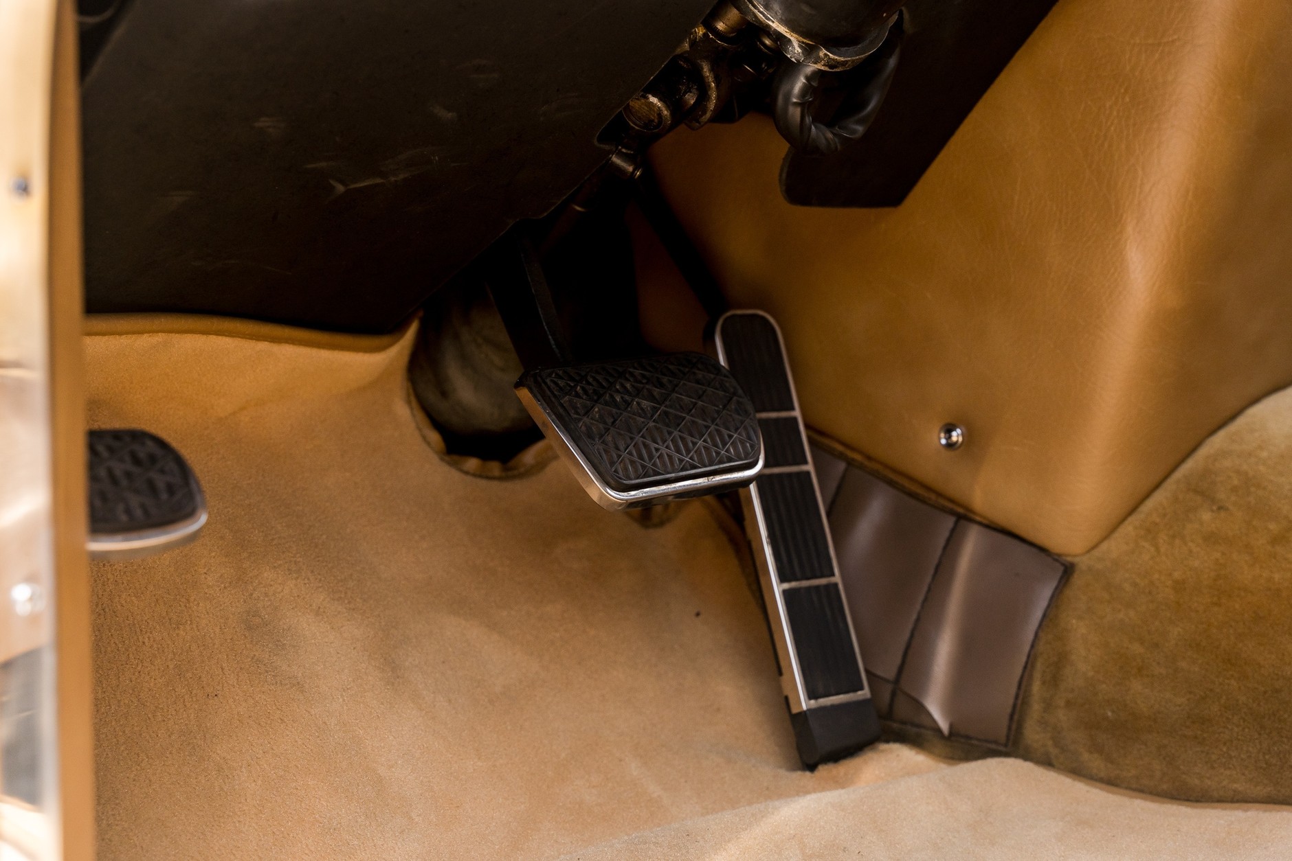 Mercedes Benz 600 LWB Pullman