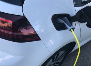 Rozwój elektromobilności niemożliwy bez większego wsparcia państwa