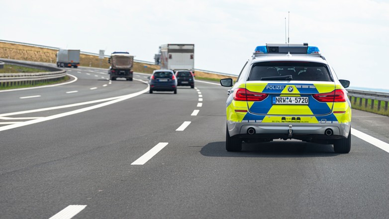 Niemiecka policja. Patrol na autostradzie - zdj. ilustracyjne