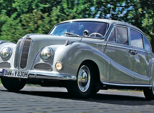 BMW V8 3200 Super - technika nowsza niż stylistyka