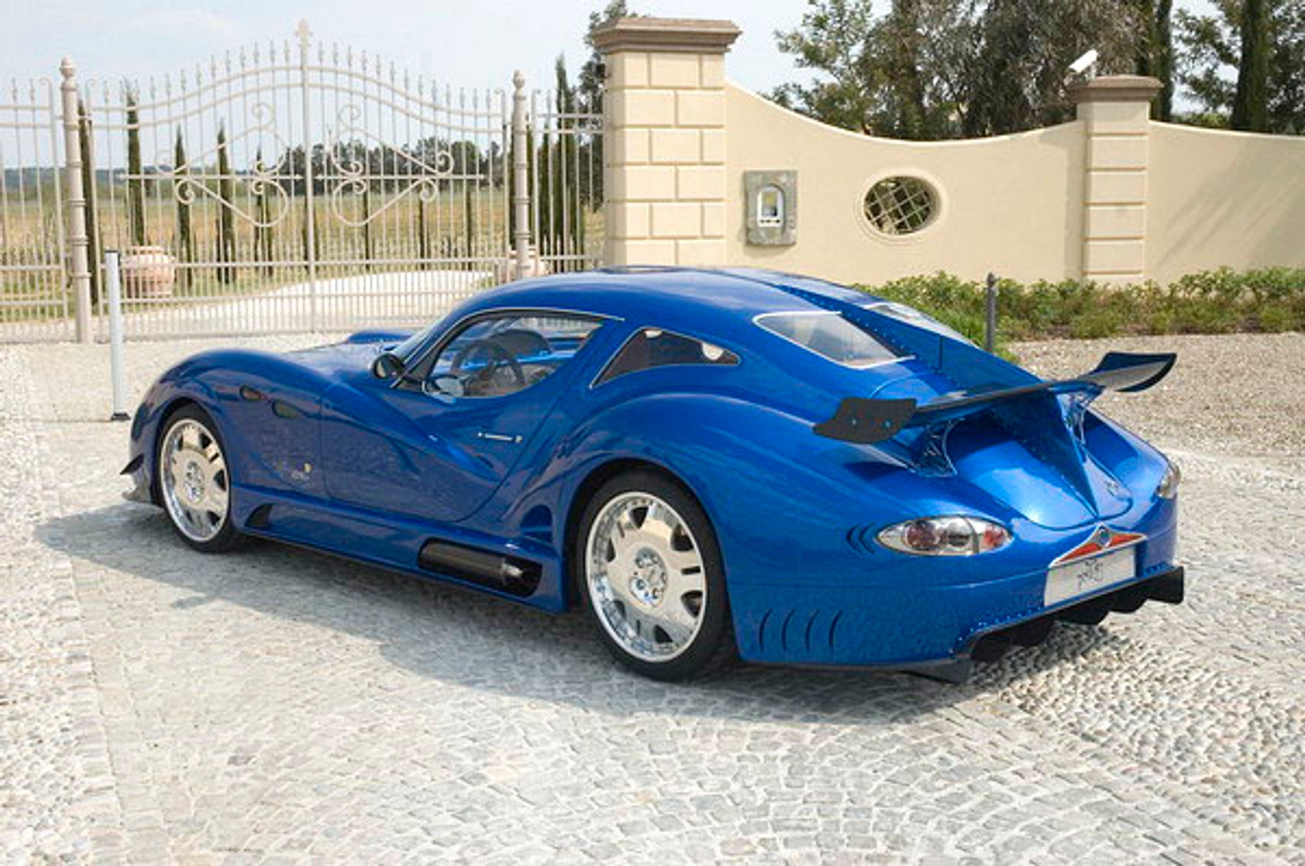 Faralli &amp; Mazzanti Antas V8 GT w produkcji