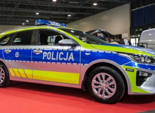 Policja testuje nowe oznakowanie radiowozów