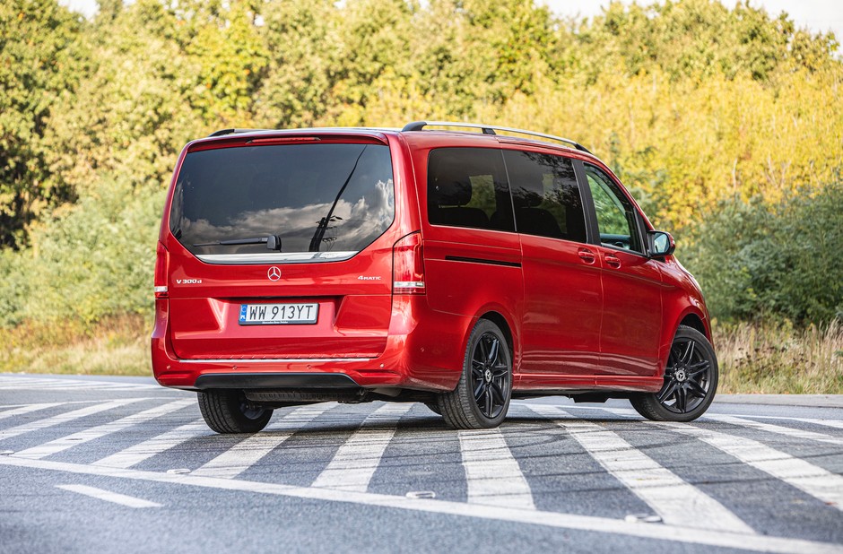 Mercedes V 300 d 4Matic – autobus klasy wyższej