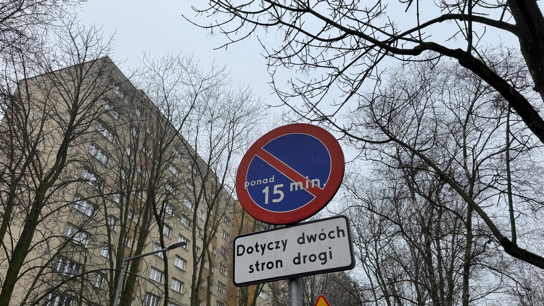 Znak B-35 z minutami